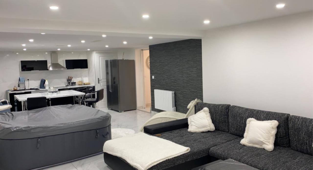 Love Room Живор Экстерьер фото