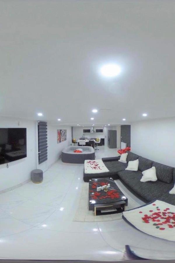 Love Room Живор Экстерьер фото