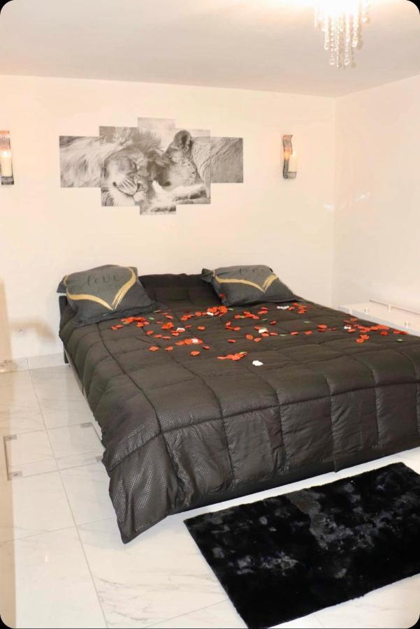 Love Room Живор Экстерьер фото